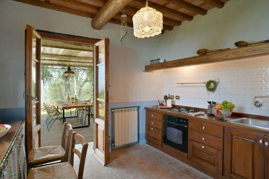 Küche mit Ausgang auf die Terrasse