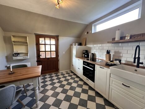 Küchenzeile, Nespressomaschine, Kaffeemaschine, Geschirrspüler und vieles mehr