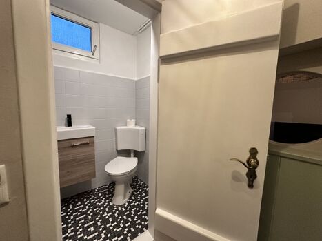 Bad mit Dusche im EG