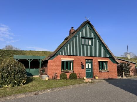 Hausansicht von der Straße