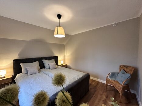 Schlafzimmer 1 EG, Boxspringbett 180