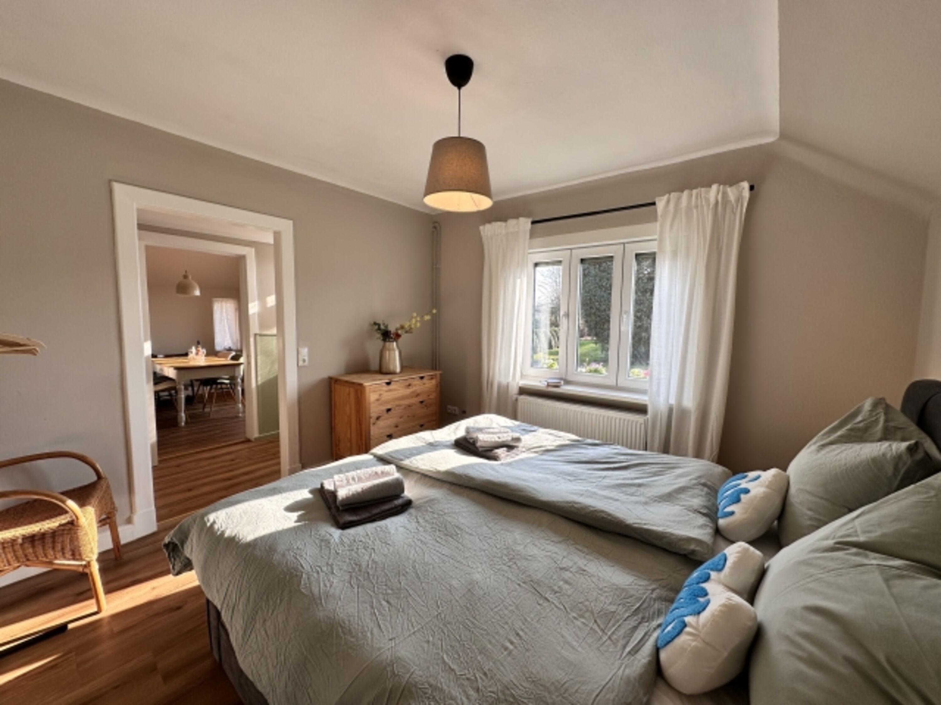 Schlafzimmer 1