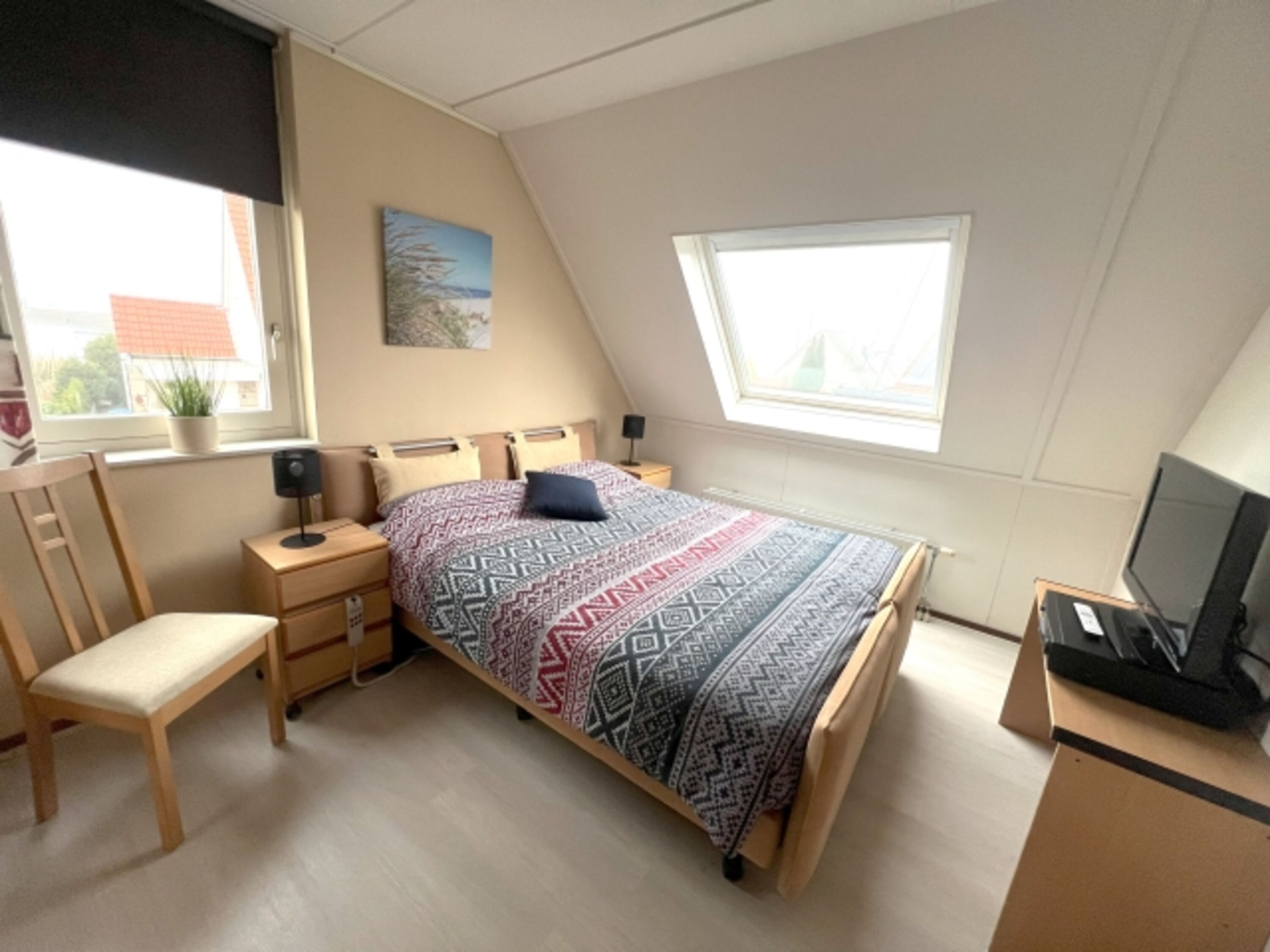 Schlaffzimmer hat extra Fernseher