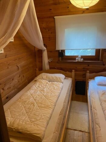 Schlafzimmer mit Einzelbetten