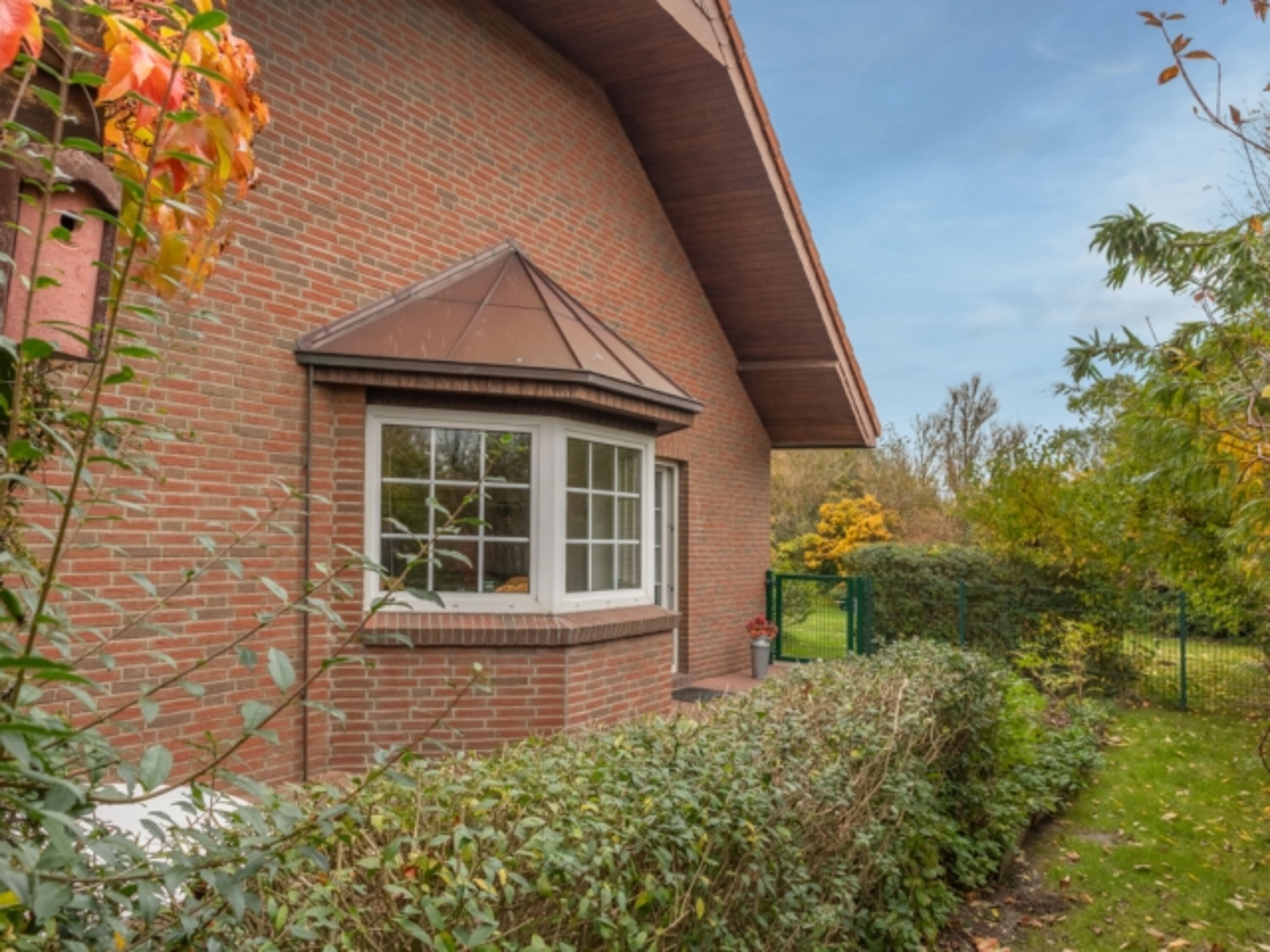 Terrassenbereich / Vorgarten eingezäunt - ideal für Kinder bzw. Hunde