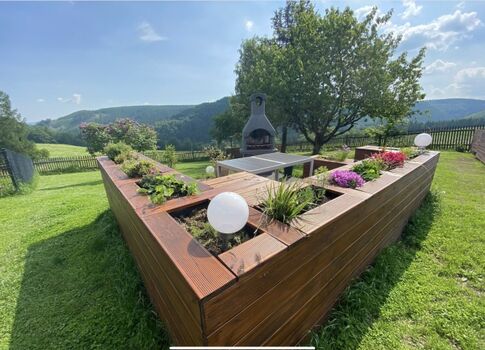 Sommer Terrasse mit Grillplatz