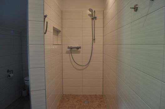 Badezimmer obere Wohnung 