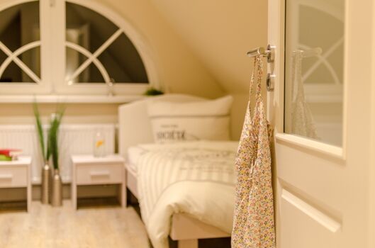 DG-Schlafzimmer, verdunkelungsfähig