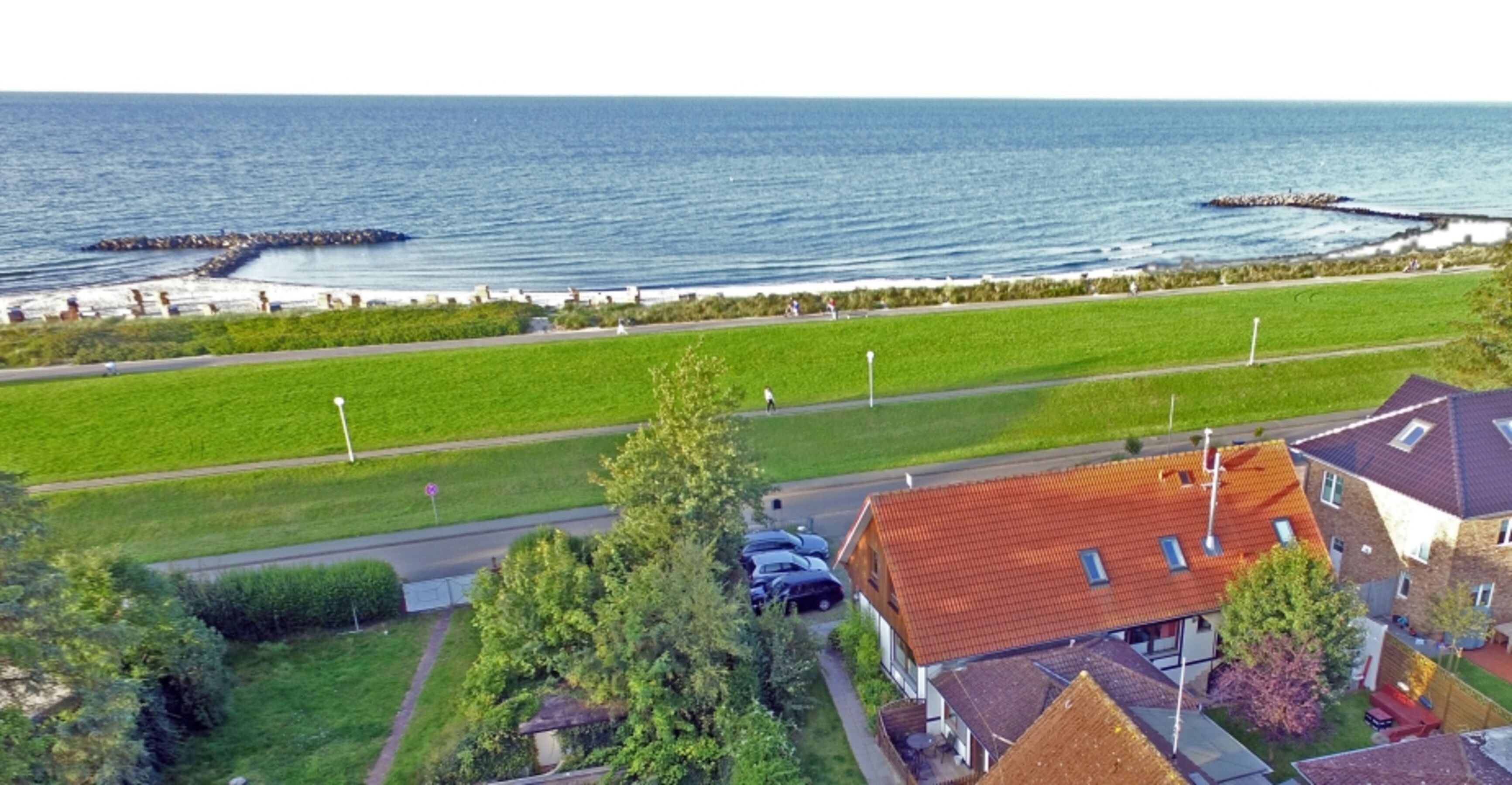 1. Reihe zum feinen Sand-und Badestrand