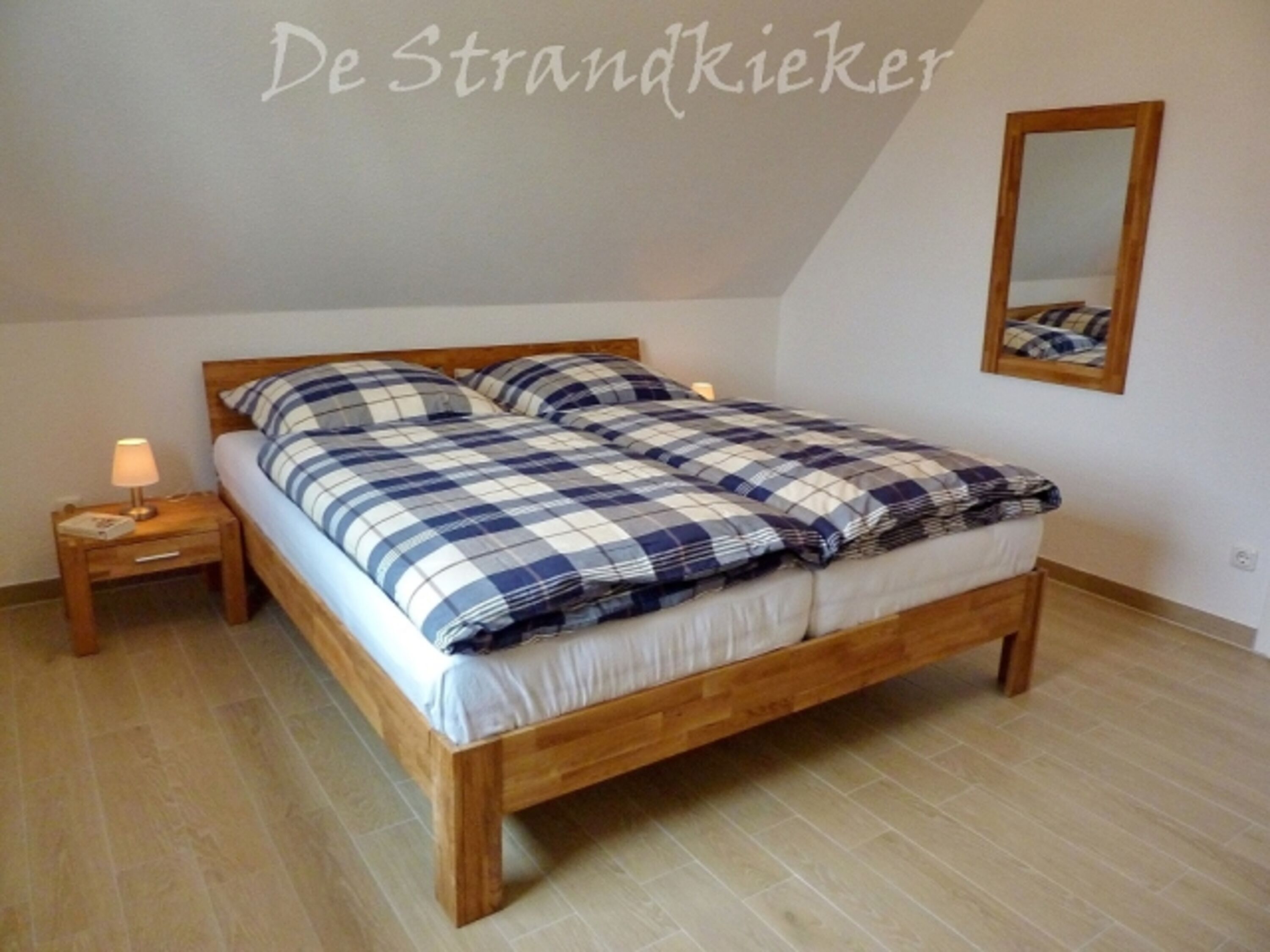 Schlafzimmer mit Doppelbett