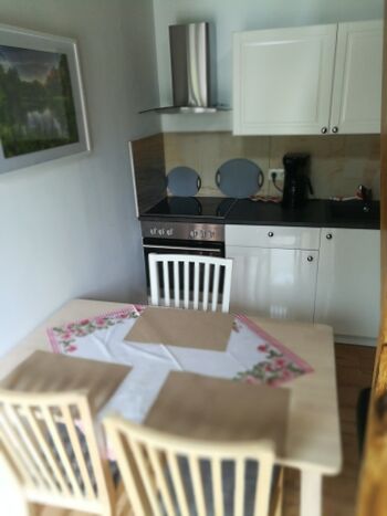 Küchenzeile mit Essplatz