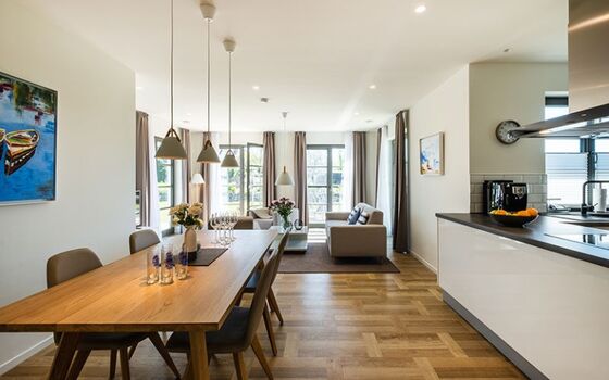 Küche mit Essbereich