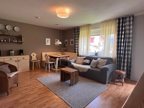 Wohnraum mit Schlafcouch