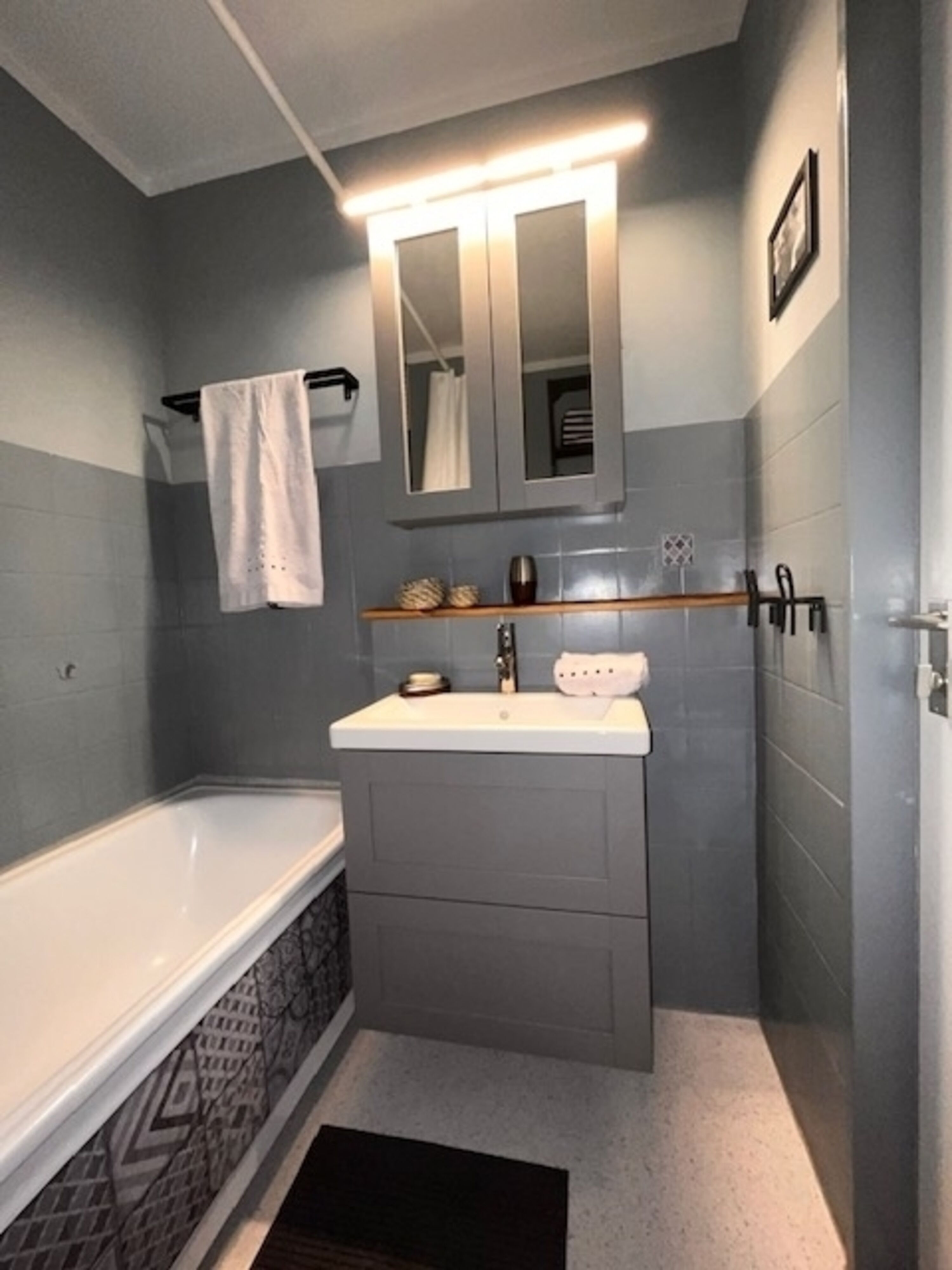 Bad mit Badewanne