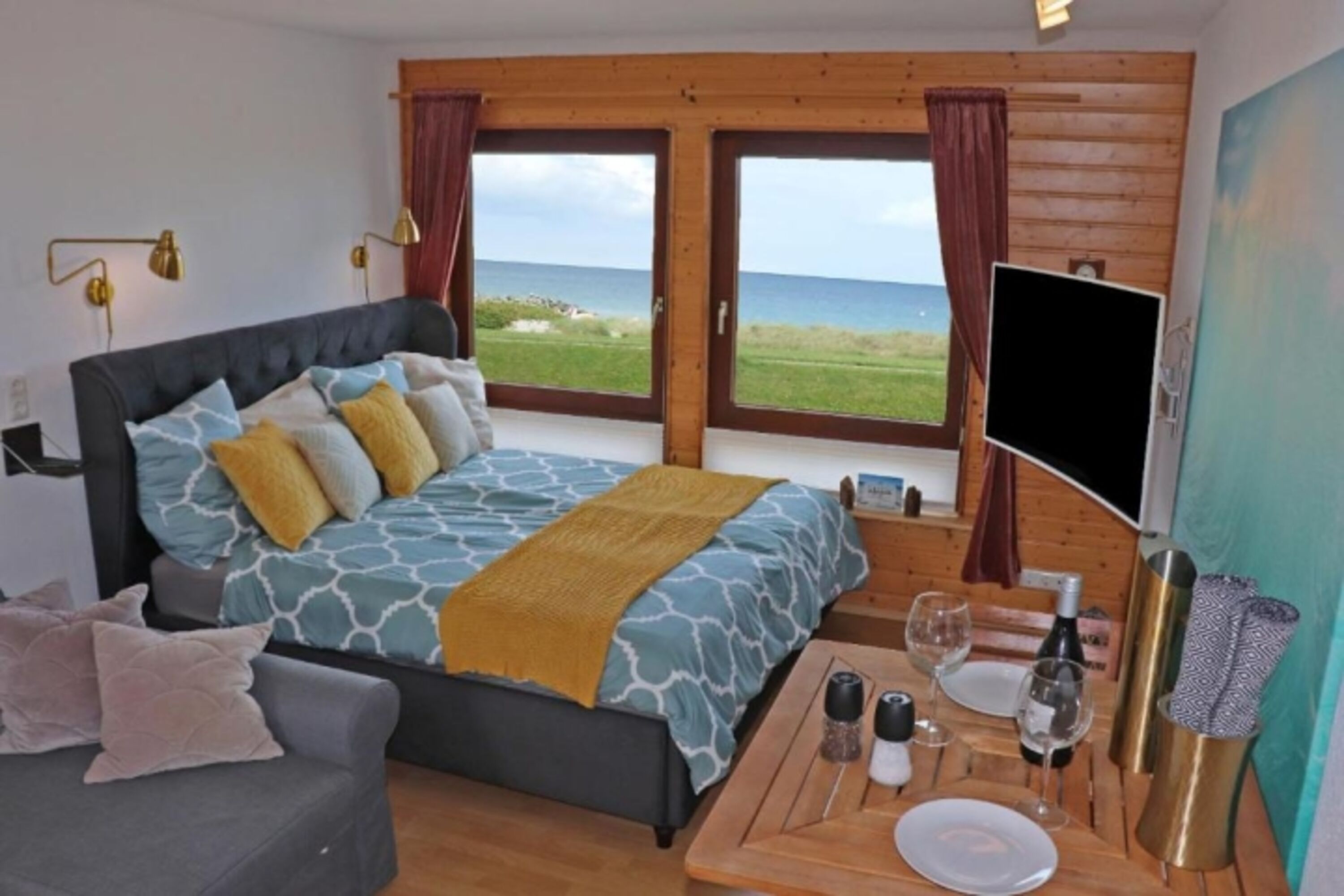 Wohn-Schlafzimmer mit Meerblick im OG
