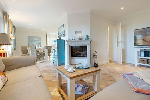 Wohnbereich und Essbereich