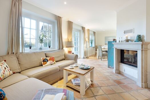 Wohnbereich mit Kamin