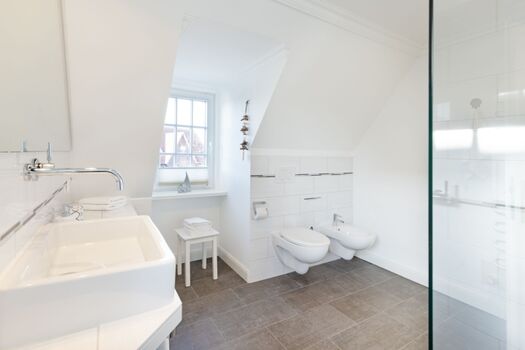 Badezimmer eins im 1 OG (Bad en Suite)