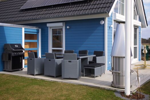 Grillen oder Kaminfeuer? Auf der 30 qm großen Terrasse ist beides möglich!