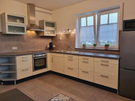 Küche komplett ausgestattet