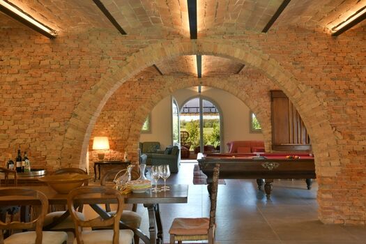 Salon mit Billardtisch