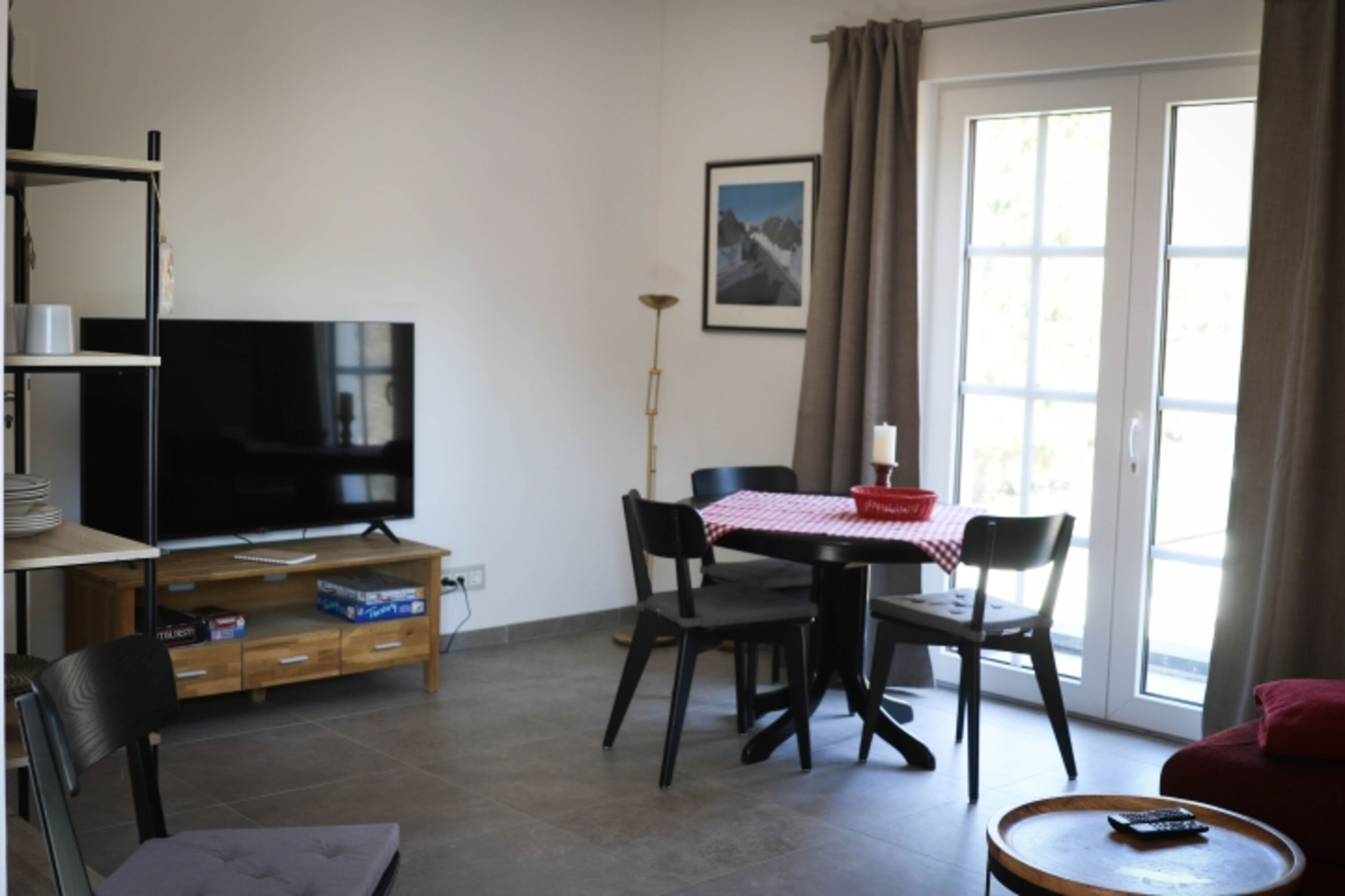 Wohnzimmer, TV, Essbereich