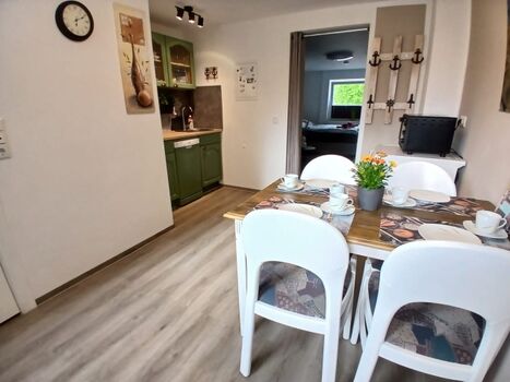 Gemütliche Wohnküche mit Essecke 