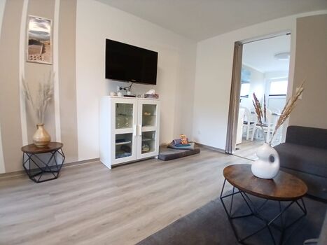 Smart TV ausziehbar.Fernsehen von der Couch oder im Bett.