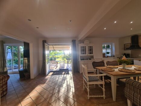 offener Wohn- Essraum mit Küche