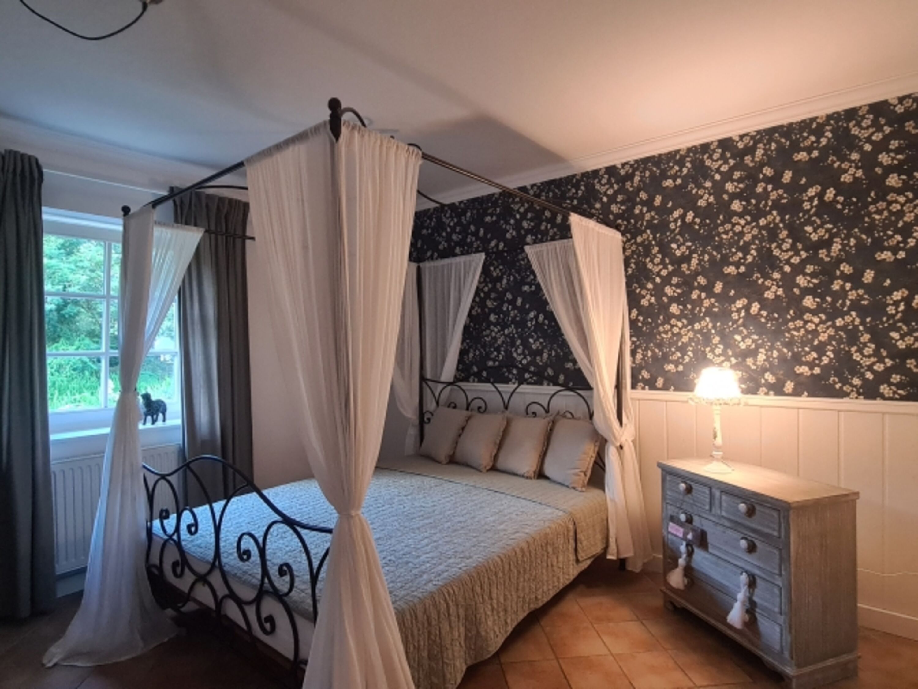 Schlafzimmer 2 mit Babybett