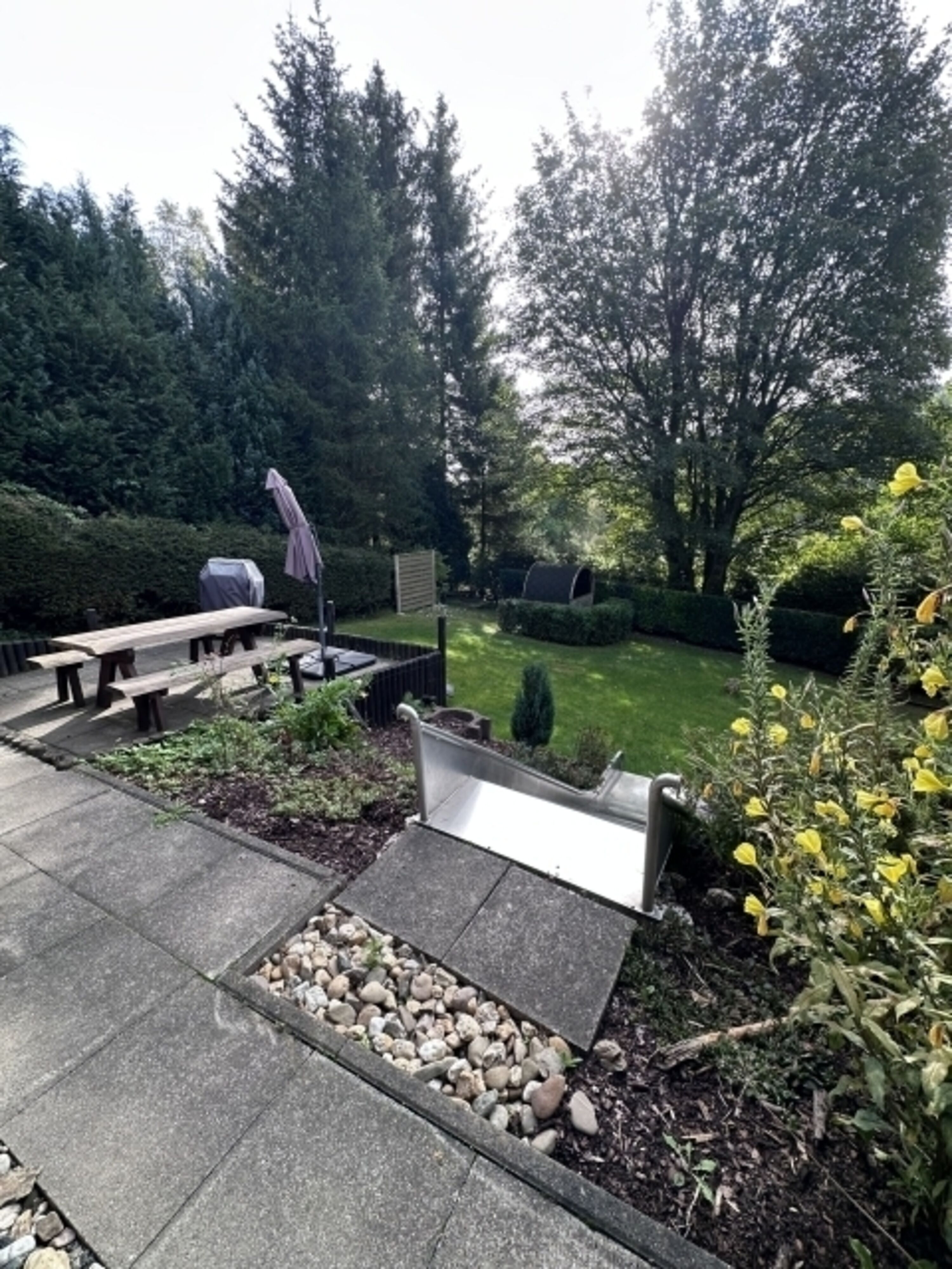 Garten mit Sauna