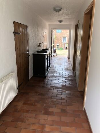 Zugang zu den Zimmern mit Spüle