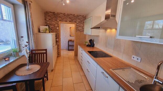 Küche komplett ausgestattet