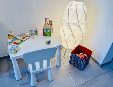 Altersgerechte Baby- und Kinderausstattung inkl. Wickeltisch