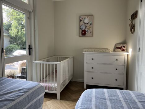 Schlafzimmer 2 met Babybett Einrichtung