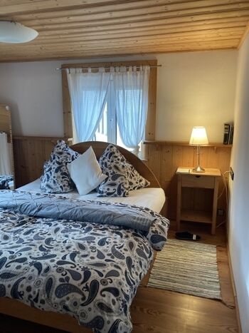 Schlafzimmer OG mit Doppelbett 2,00 x 2,20 m