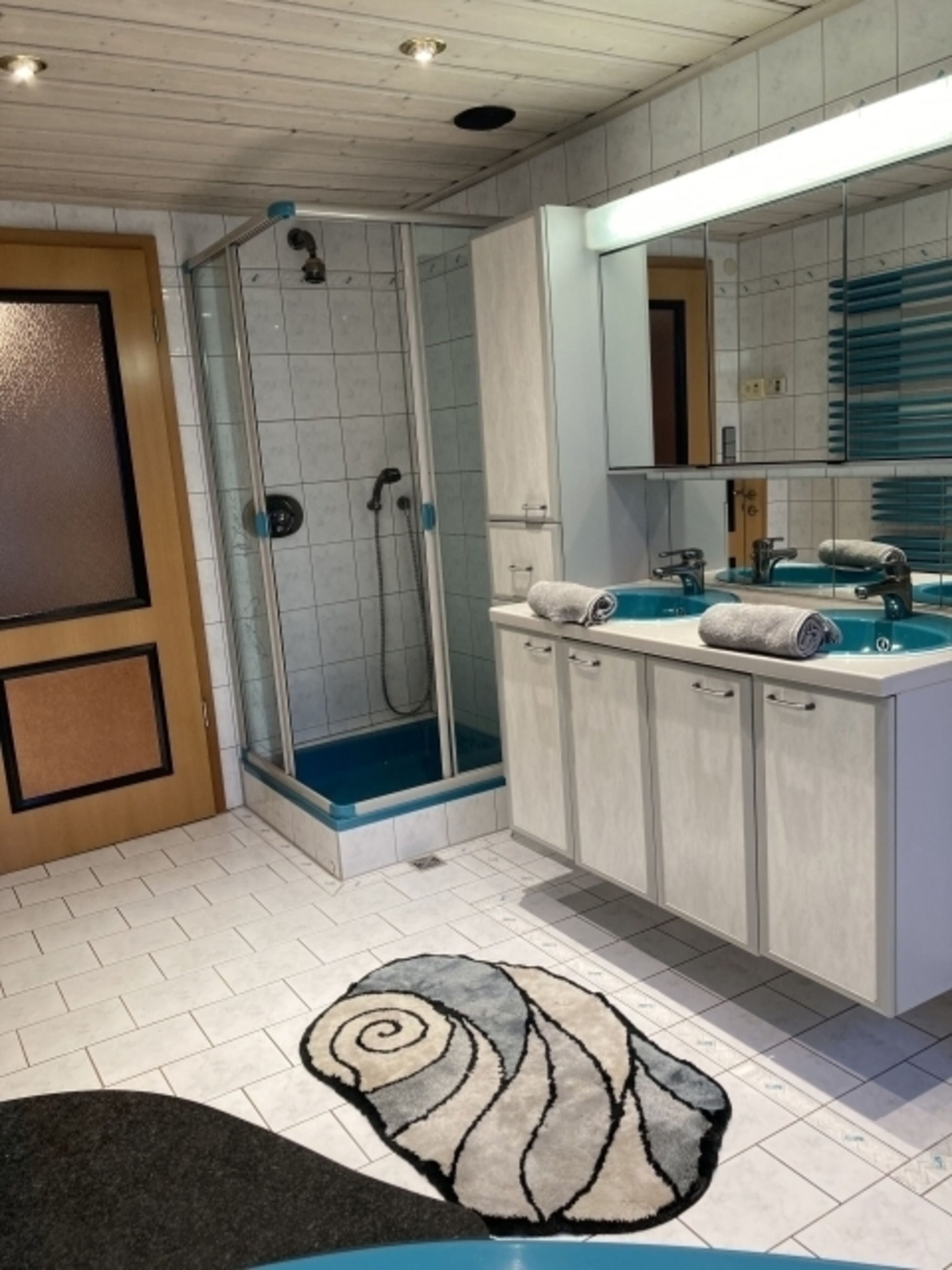 Dusche Bad EG