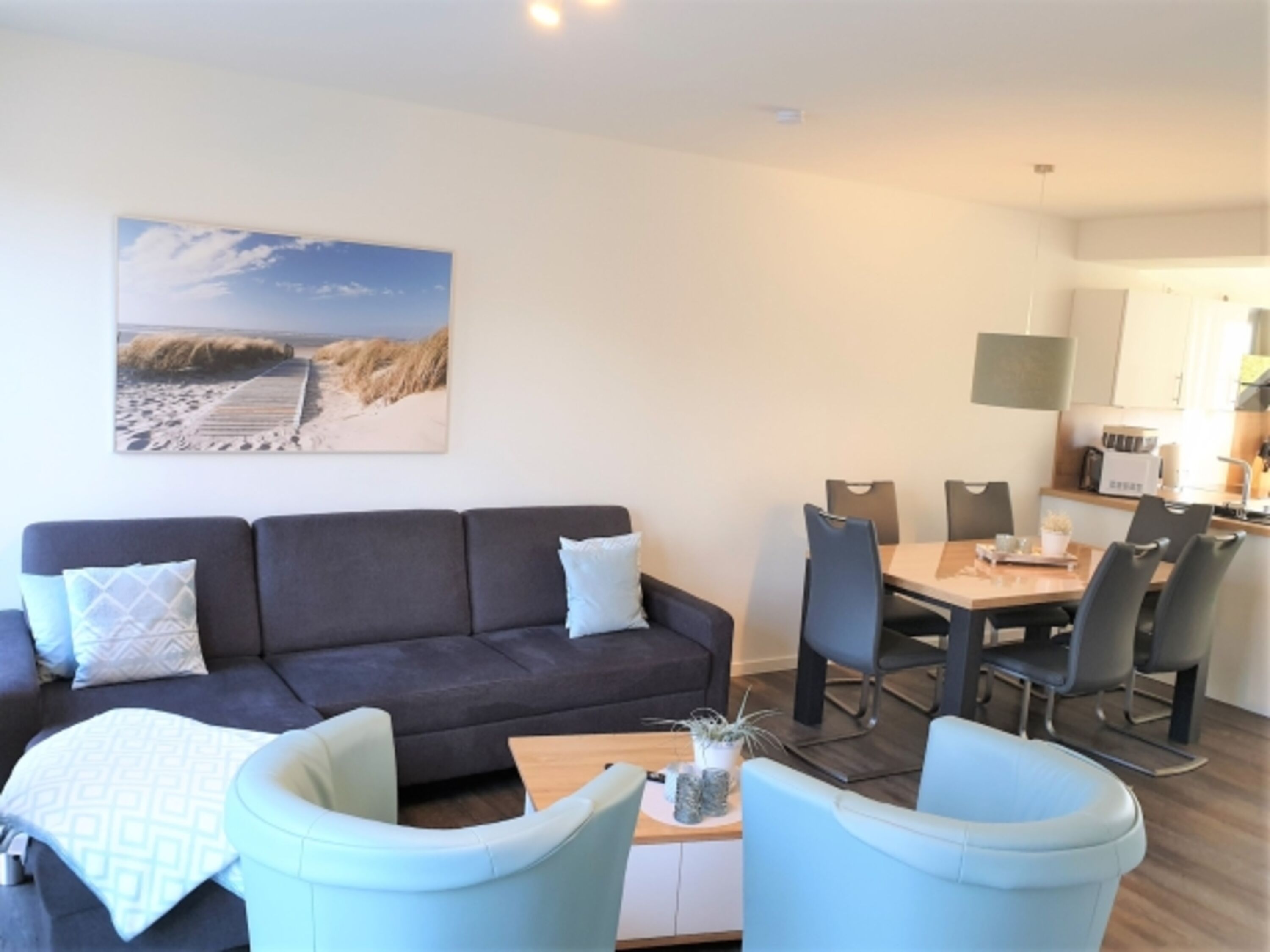 Gemütliche Sofaecke mit Fernseher