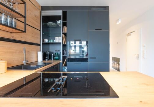 Kleine Krabbe - Moderne Küche mit Induktionsherd
