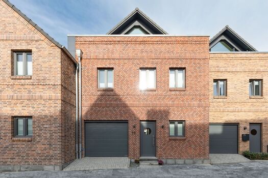 Kleine Krabbe - Eigene Garage wo Sie Ihr Auto und Fahrräder sicher unterstellen können