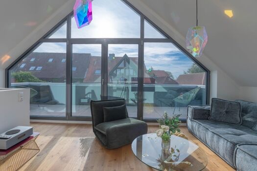 Kleine Krabbe - Lichtdurchfluteter Wohnbereich mit Balkon