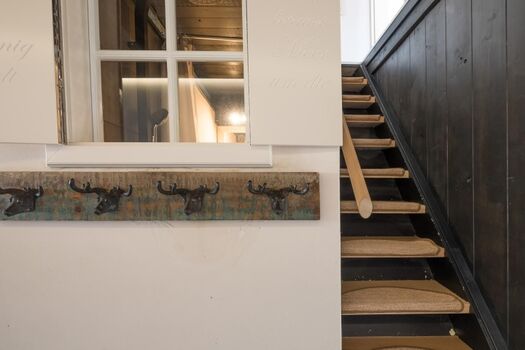 Treppe ins Obergeschoss