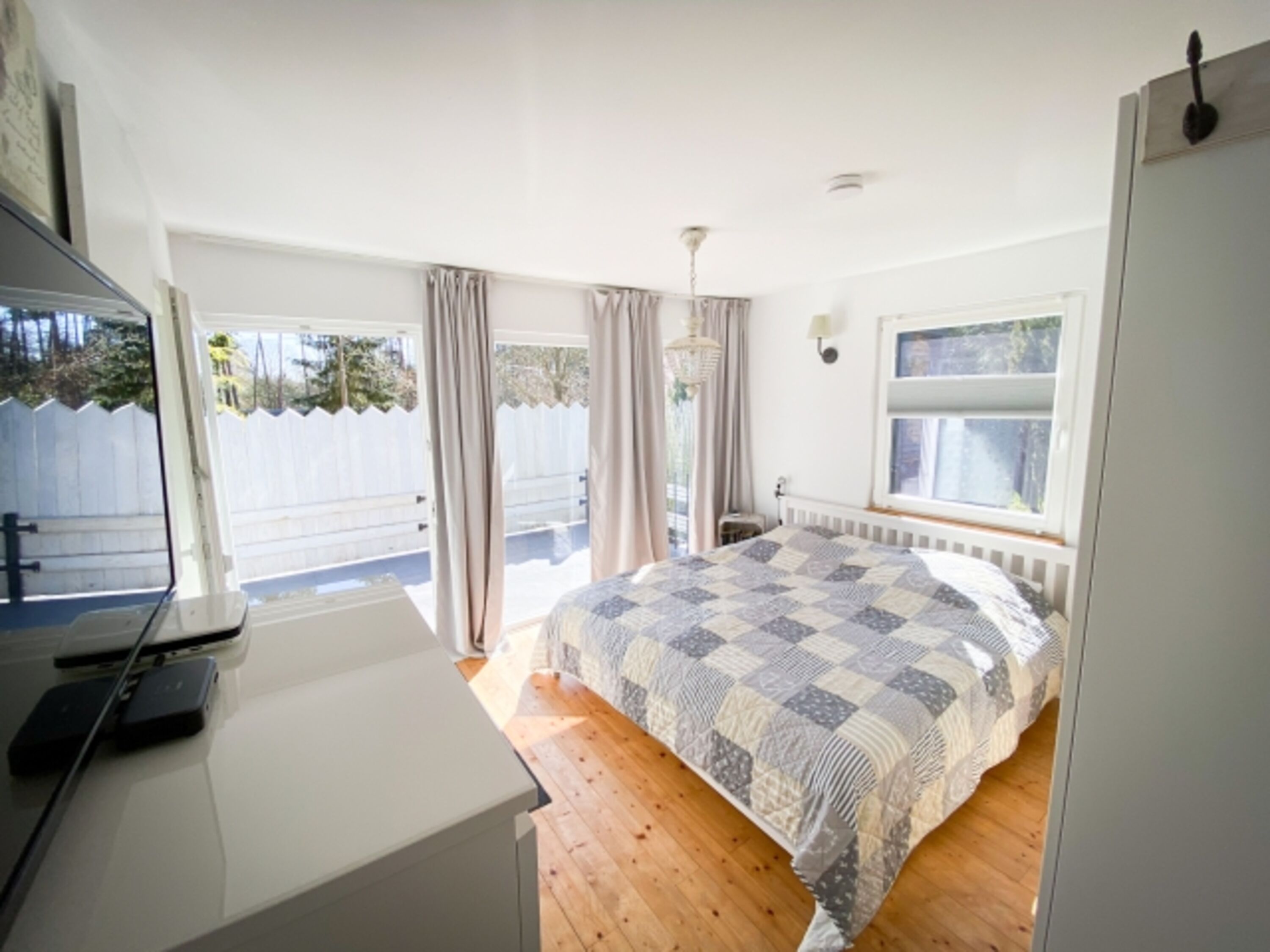Schlafzimmer 1