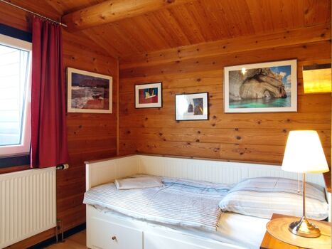 Schlafzimmer 2 mit Kojenbett 80x200 cm