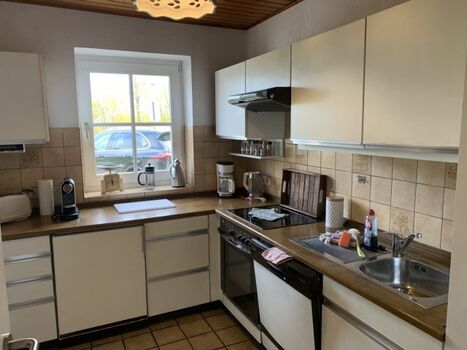 Die voll ausgestattete Küche.