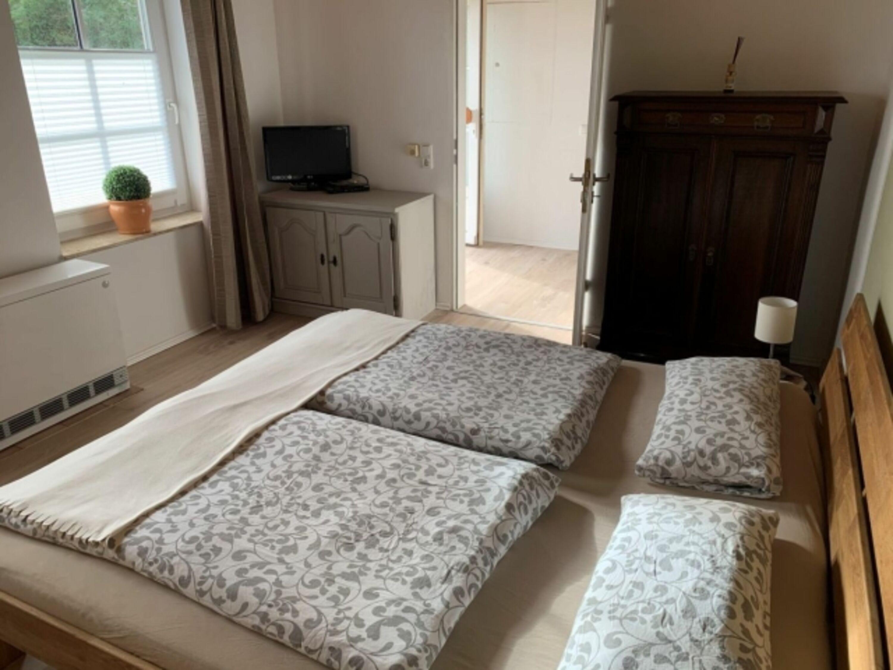 Das Schlafzimmer.
