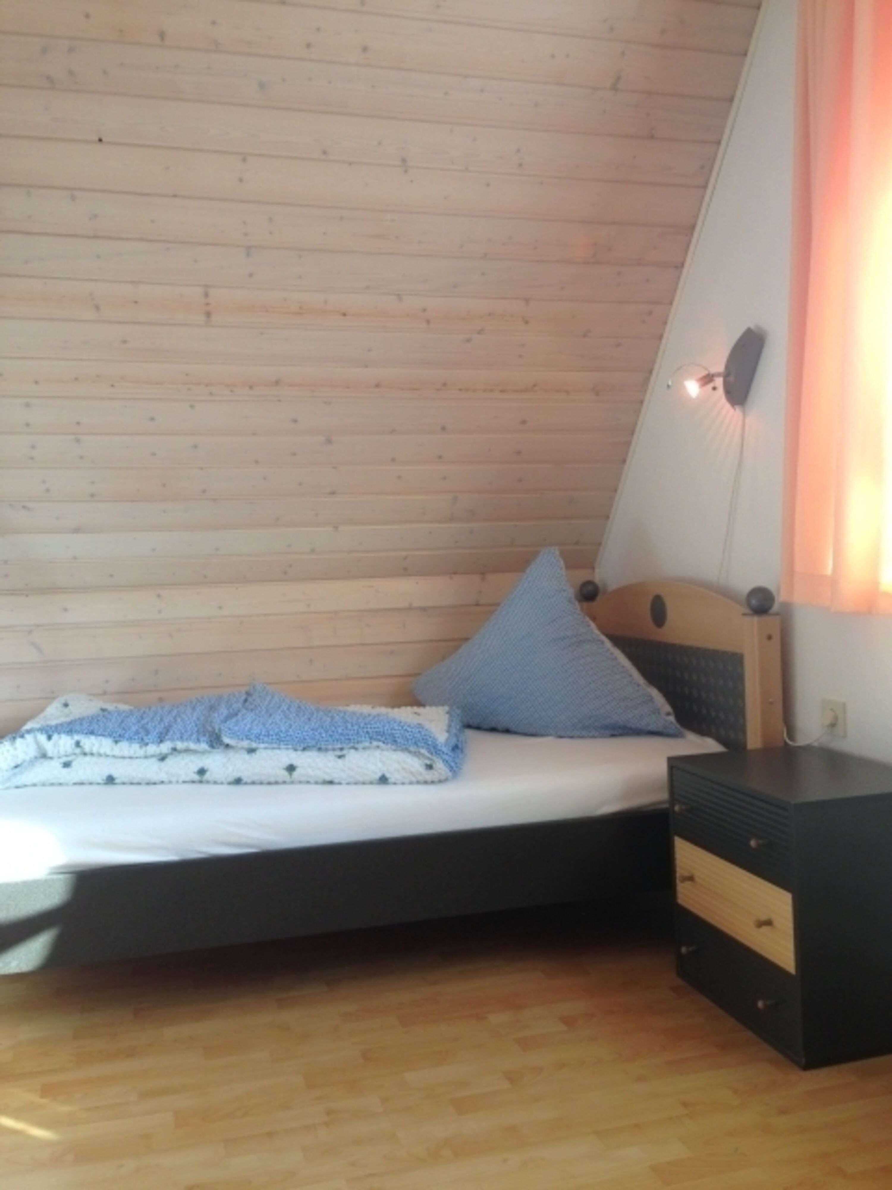 Zimmer mit 2 Einzelbetten 1.OG
