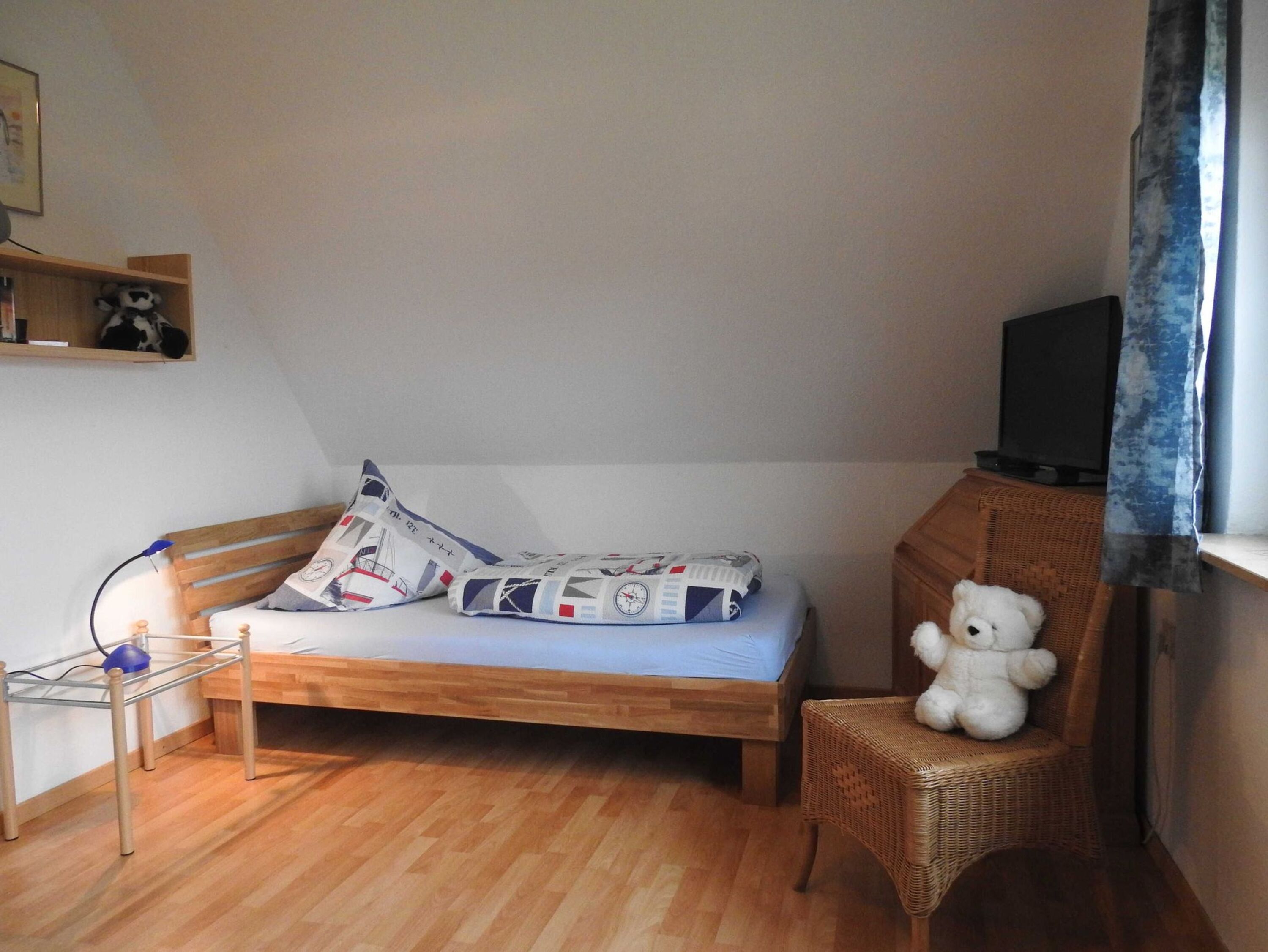 2. Einzelbett Schlafzimmer 1 OG
