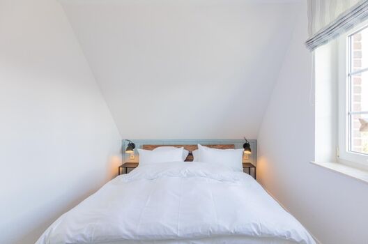 Eines der beiden Schlafzimmer im OG