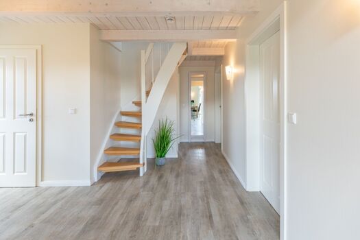 Treppe ins Obergeschoss